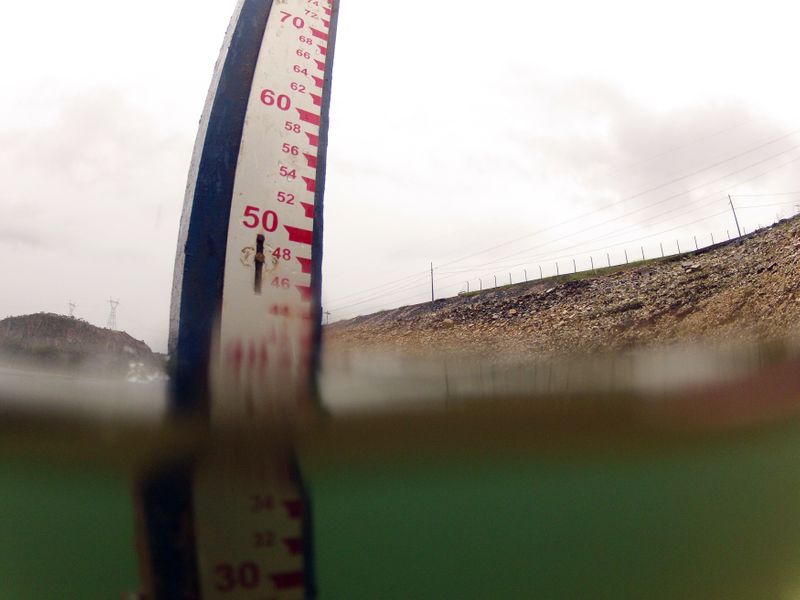 Instrumento para medição do nível d'água no reservatório da usina hidrelétrica de Furnas
